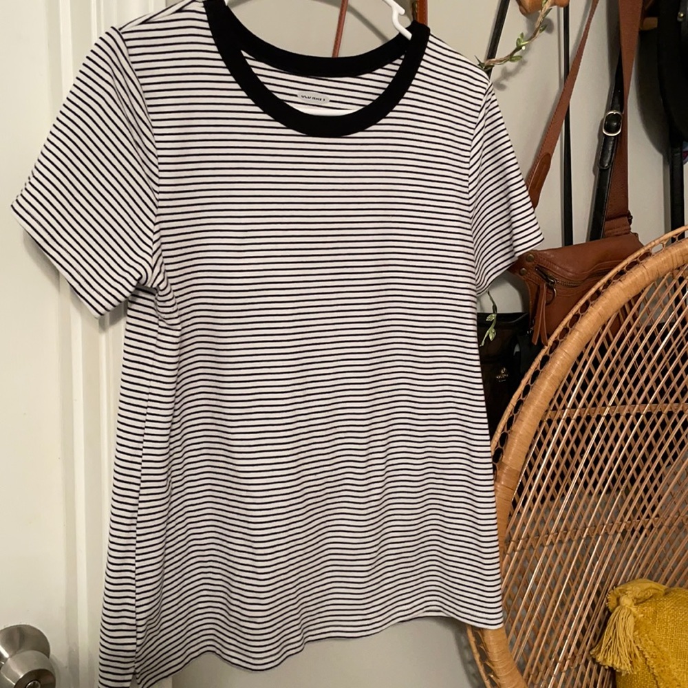 Old navy striped tee shirt